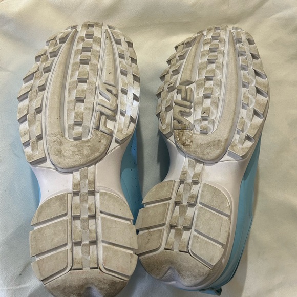 Like new Fila baby blue sneakers / tennis shoes - Picture 4 of 7
